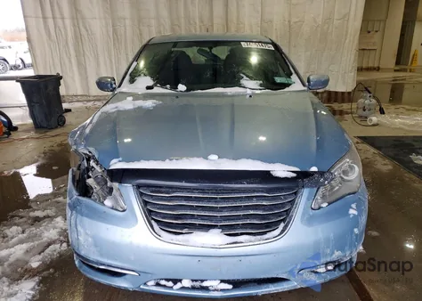 2014 Chrysler 200 Touring z USA, uszkodzony, nr VIN 1C3CCBBB5EN171596